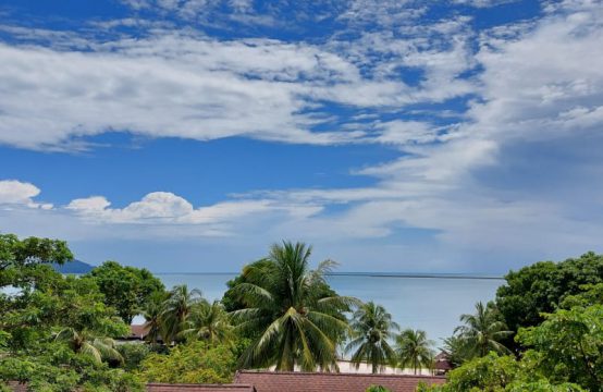 Seaview 3-bedroom Apartment for Sale